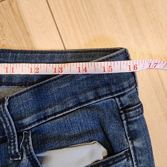 Old Navy Super Skinny Jeans - Picture 3 of 6